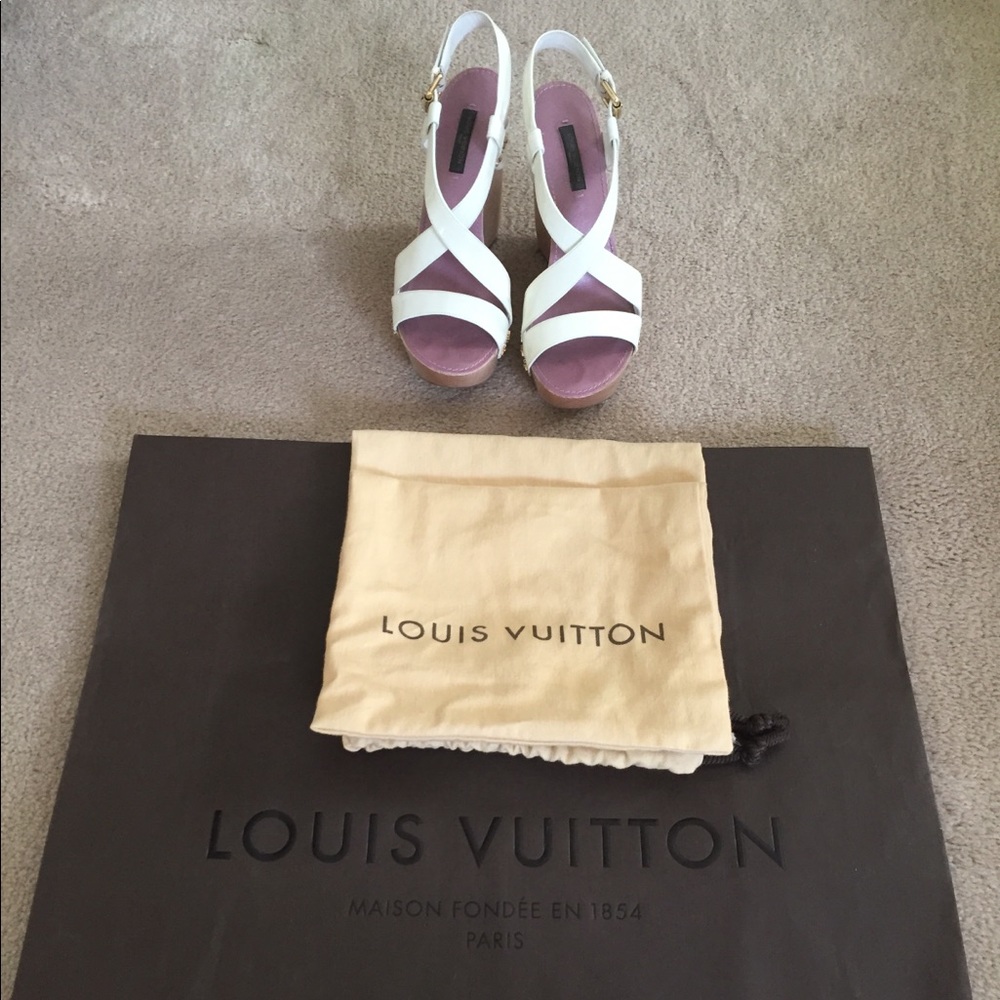 *Authentic* LOUIS VUITTON Shoes